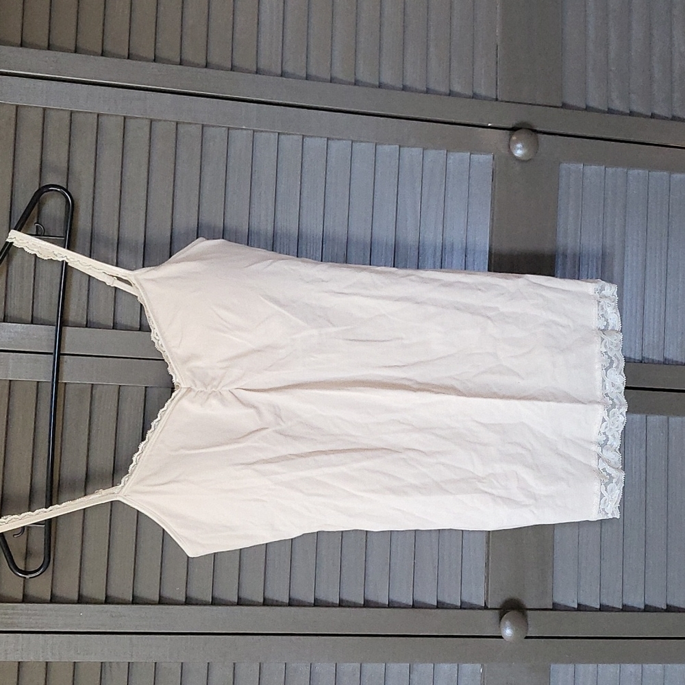 XL beige cami with lace